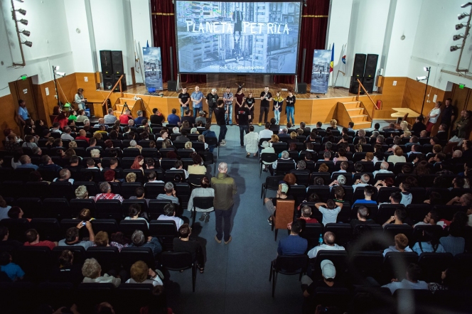 Epson proiectează documentarul ”Planeta Petrila” în turneul național de promovare