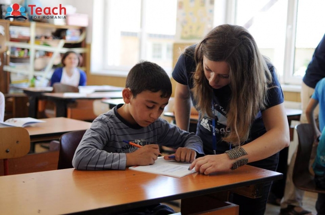Lidl, împreună cu clienții săi, donează 250.000 de euro către programul național Teach for Romania