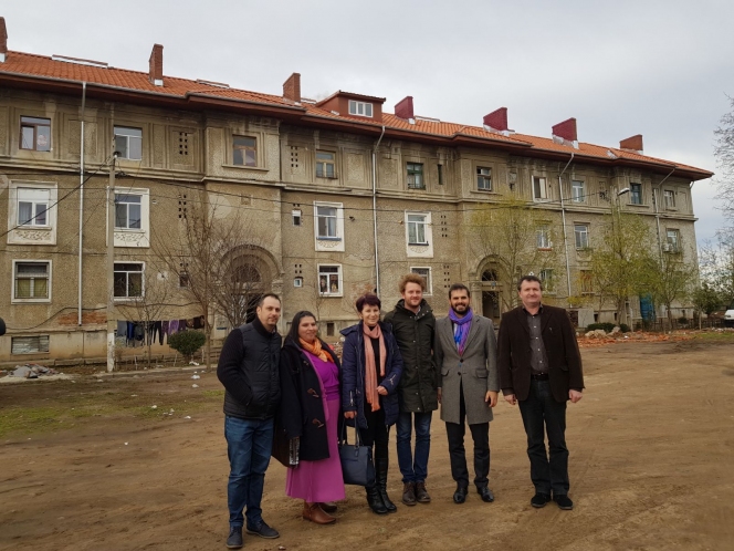 Habitat for Humanity România a reabilitat acoperișul deteriorat al Blocului II din Aleea Carpați, în Caracal