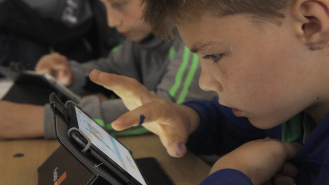 Digitaliada caută 10 școli din mediul rural