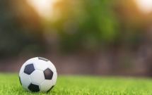Eurosport se implică în procesul de integrare socio-profesională a tinerilor defavorizați și organizează un mini campionat de fotbal caritabil dedicat companiilor
