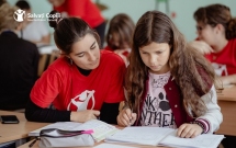 Copiii români sunt victime directe ale sărăciei: 16,81 % dintre copiii de 15 ani nu merg la școală, de aproape șase ori mai mult față de media UE