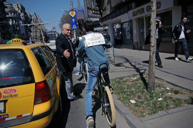 Mesaj catre autoritati: Elevii isi doresc sa poata merge cu bicicleta pe carosabil in Bucuresti