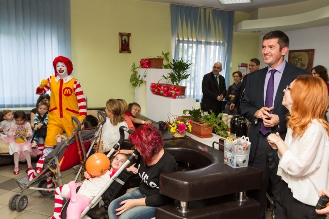 McDonald’s si Fundatia pentru Copii Ronald McDonald celebreaza 40 de ani de sprijin acordat copiilor si familiilor din intreaga lume