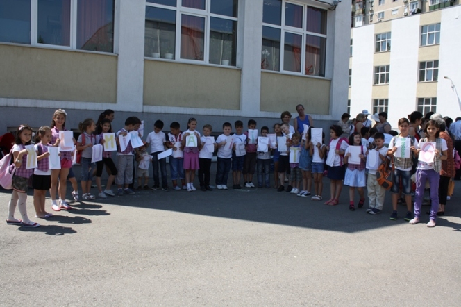 Siguranta copiilor in drum spre Scoala 279 // GIC Callatis-Drumul Taberei // Premiu I // Comportament civic si Participare publica // GSC 2014