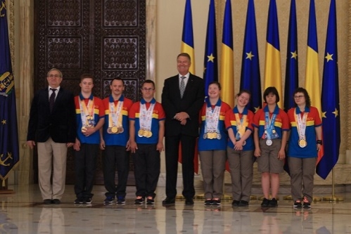Delegația României participantă la Jocurile Mondiale Special Olympics de la Abu Dhabi, felicitată de Președintele României