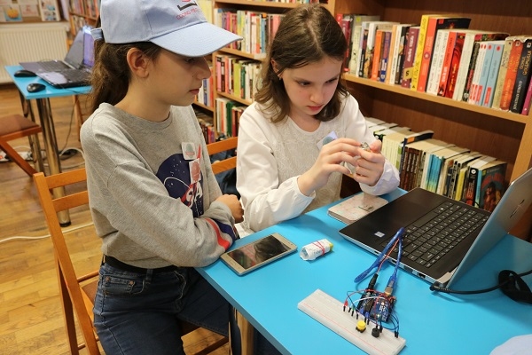 CODE Kids - Copiii fac coding în bibliotecile publice // Premiul pentru Impact Social // GSC 2021