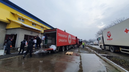 “Umanitatea nu are Granițe” Primul convoi cu ajutoare umanitare a ajuns la Cernăuți, Ucraina