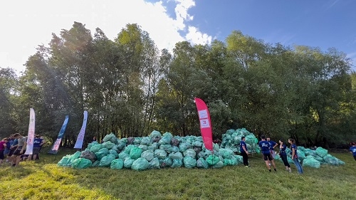 Cel mai amplu eveniment de ecologizare a Lacului Bicaz: peste 4.6 tone deșeuri colectate și 340 voluntari din 21 de județe