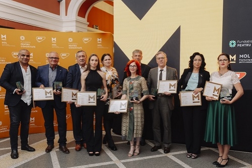MOL România și Fundația pentru Comunitate au premiat zece  profesori și antrenori remarcabili din toată țara cu Premiul Mentor pentru excelență în educație