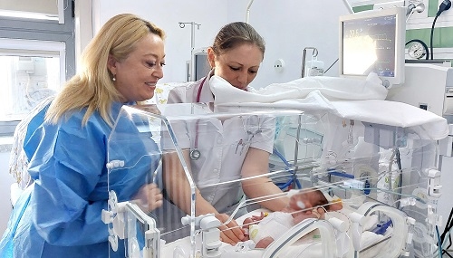 Salvați Copiii România răspunde solicitărilor făcute de zece unități medicale din București și le asigură urgent echipamente medicale de ultimă generație
