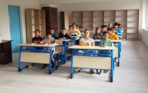 În luna dedicată voluntariatului, CEZ și Narada echipează biblioteca de la Școala Gimnazială Seaca, județul Olt, cu un fond nou de carte