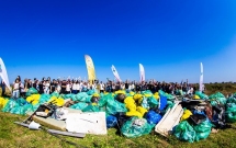 Voluntarii români au colectat peste 4 tone de deșeuri în cadrul inițiativei transnaționale River Cleanup Collective