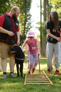 Interventie asistate de animale pentru copii cu dizabilitati neuromotorii